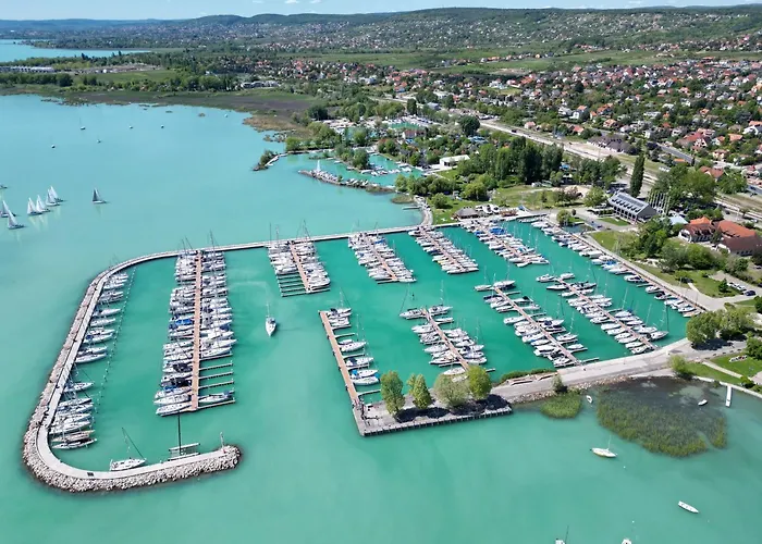 Marina Bed & Breakfast 4*