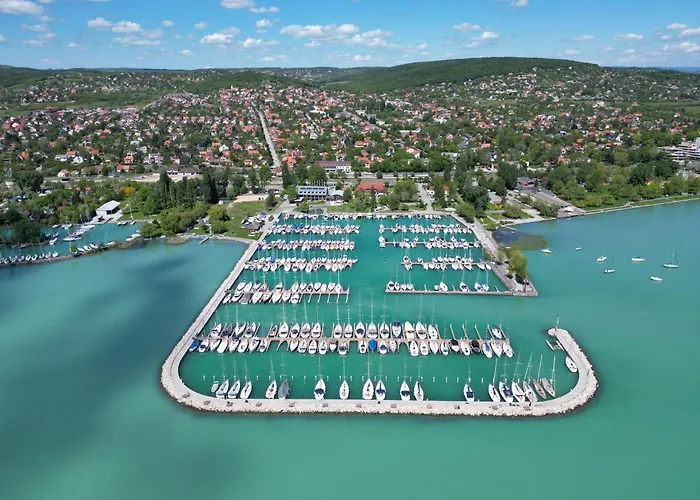 Marina 4*