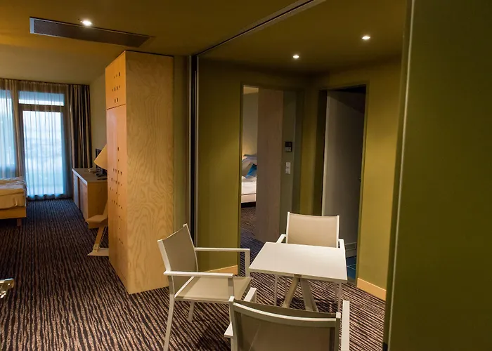 לינה וארוחת בוקר Marina Alsóörs