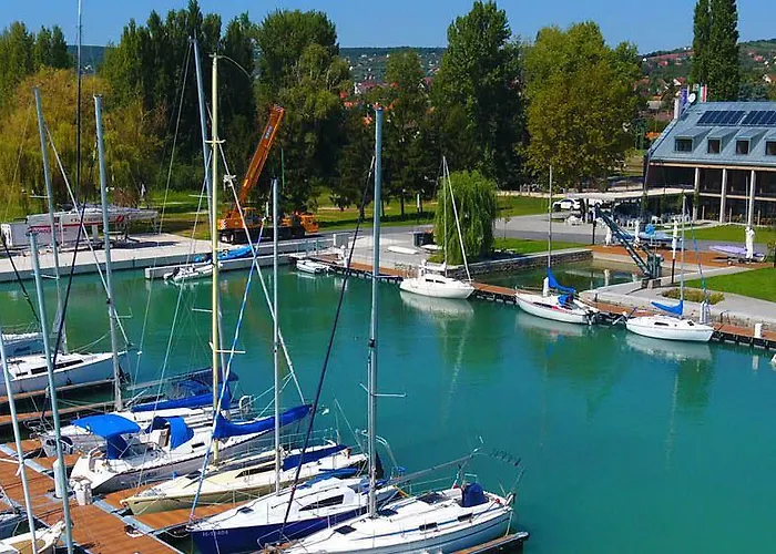B&B Marina 4*